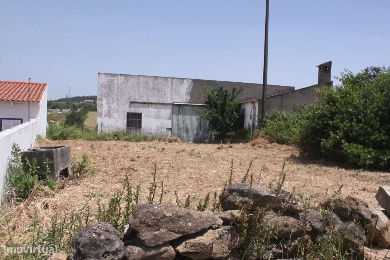 Terreno Rustico com moradia em construção - Grande imagem: 4/12