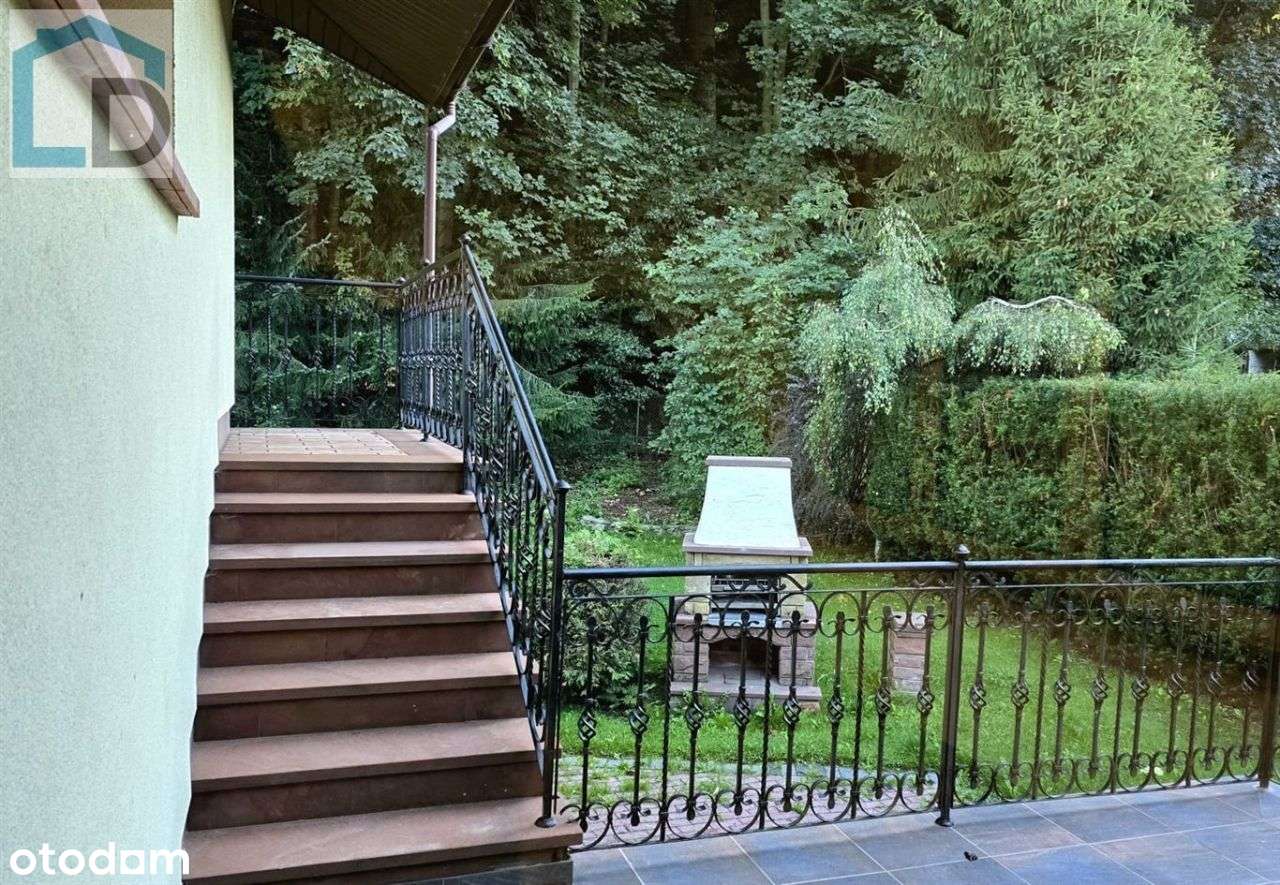 Dom w Bystrej przy lesie-3