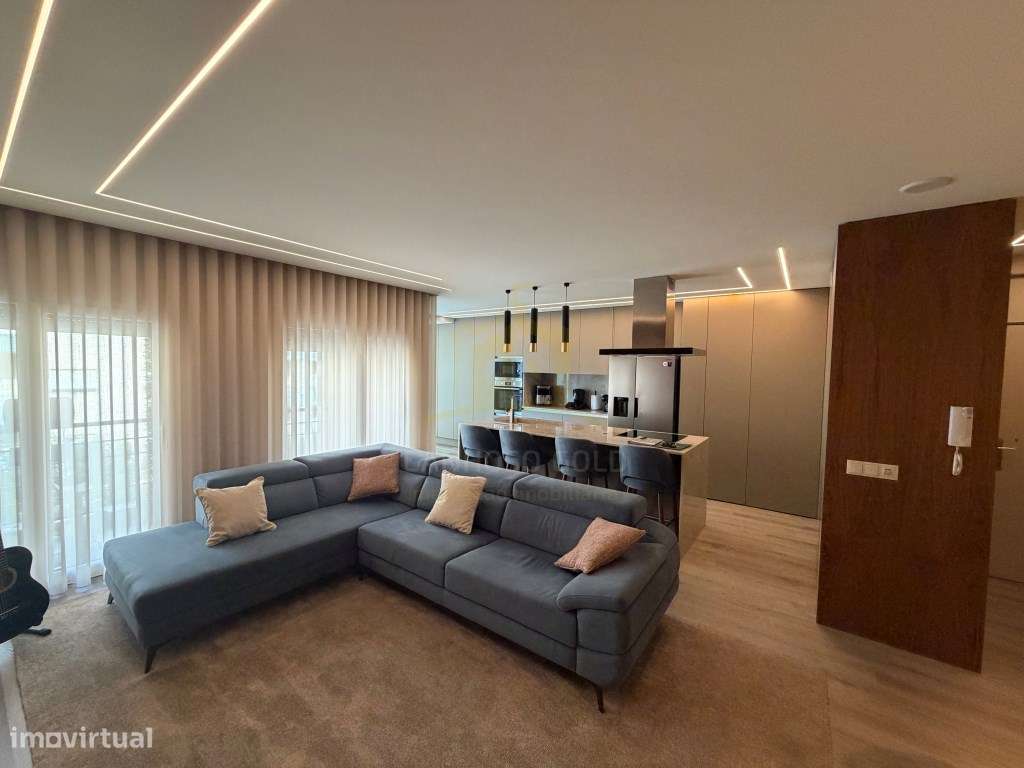 Elegância e Conforto: Magnífico T3 OpenSpace com Suite-7