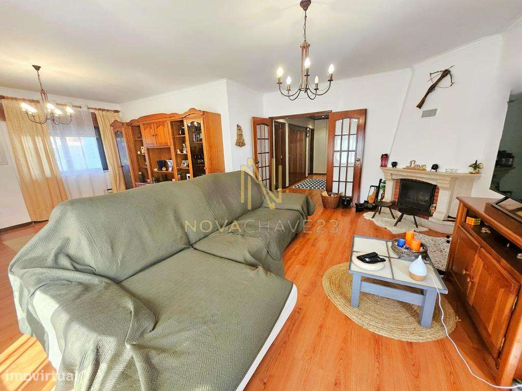 Apartamento T2 na Quinta da Barroca – Agualva-Cacém-4