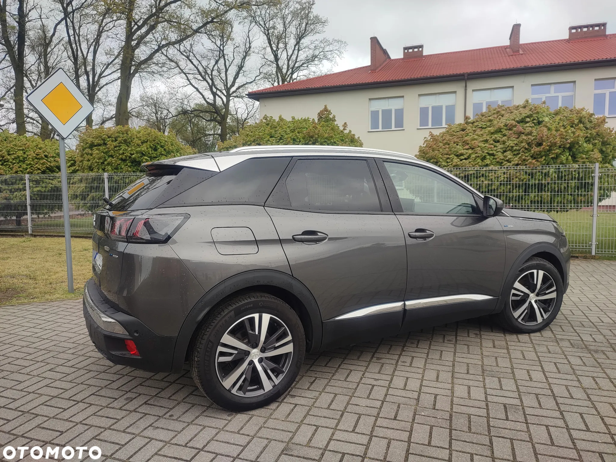 Peugeot 3008 Plug-In Hybrid 225 e-EAT8 Allure Pack - 14