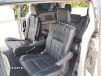Chrysler Town & Country - 15