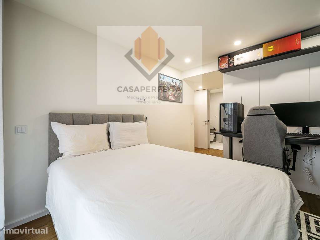 Fabuloso T2 Como Novo com Terraço e Lugar de Garagem - Candal-26