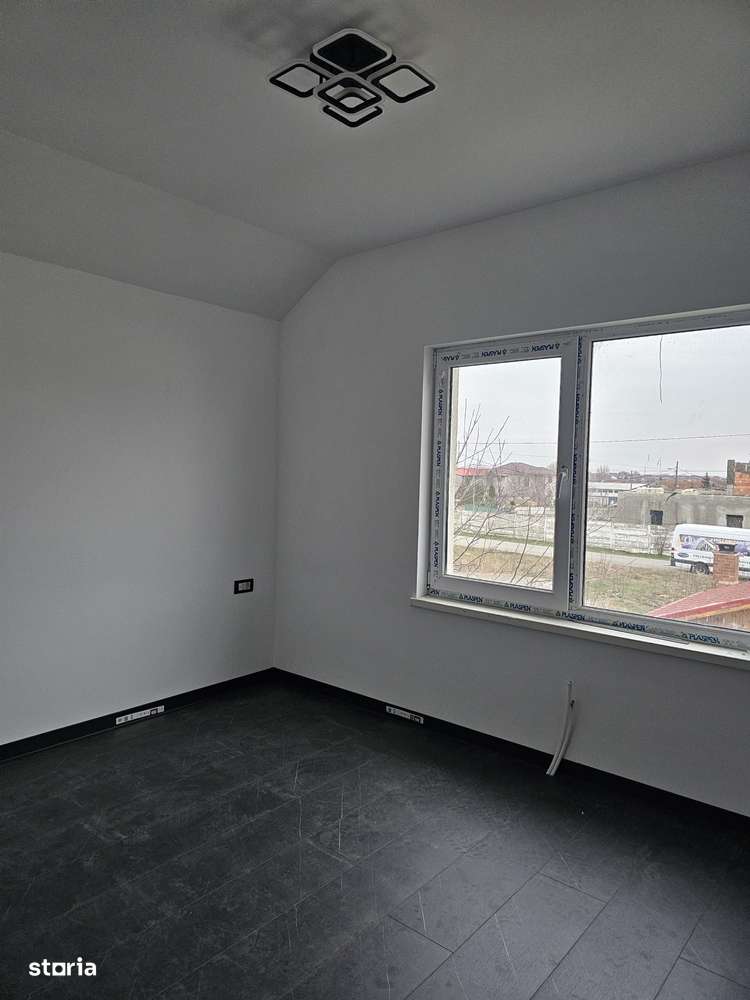 CASA 5 CAMERE - LUMINA-10