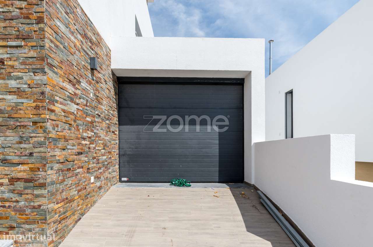 Moradia T4 Bª São Sebastião - Famões-43