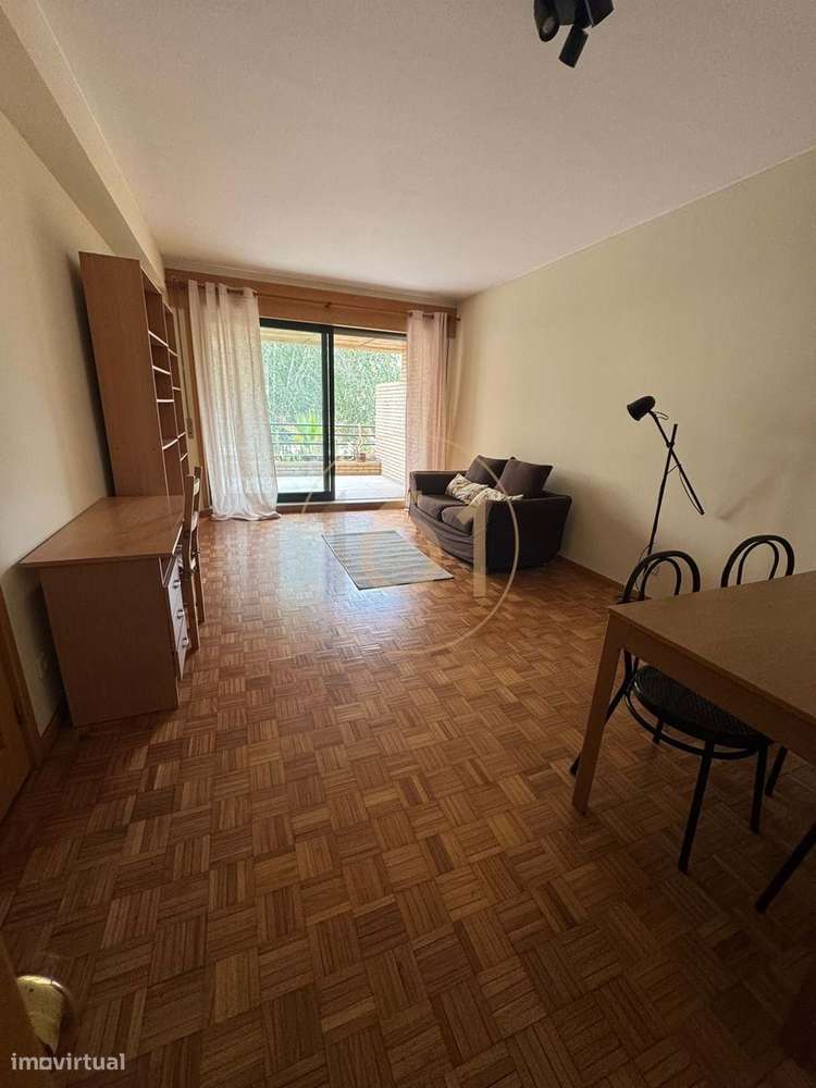 T1 mobilado para arrendamento  junto ao Hospital de S. João - Grande imagem: 4/16