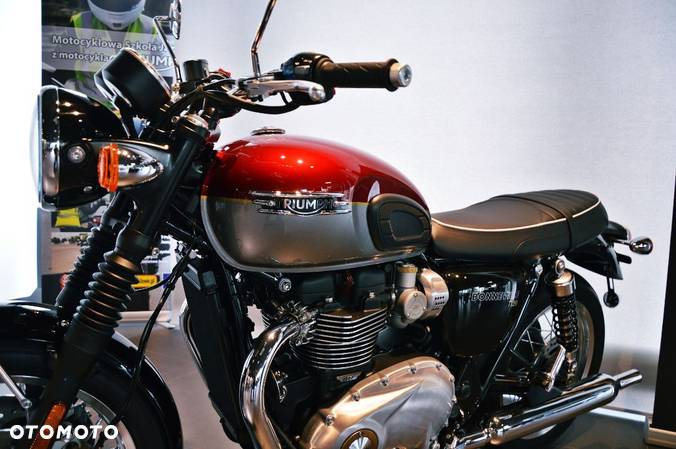 Triumph Bonneville - 23