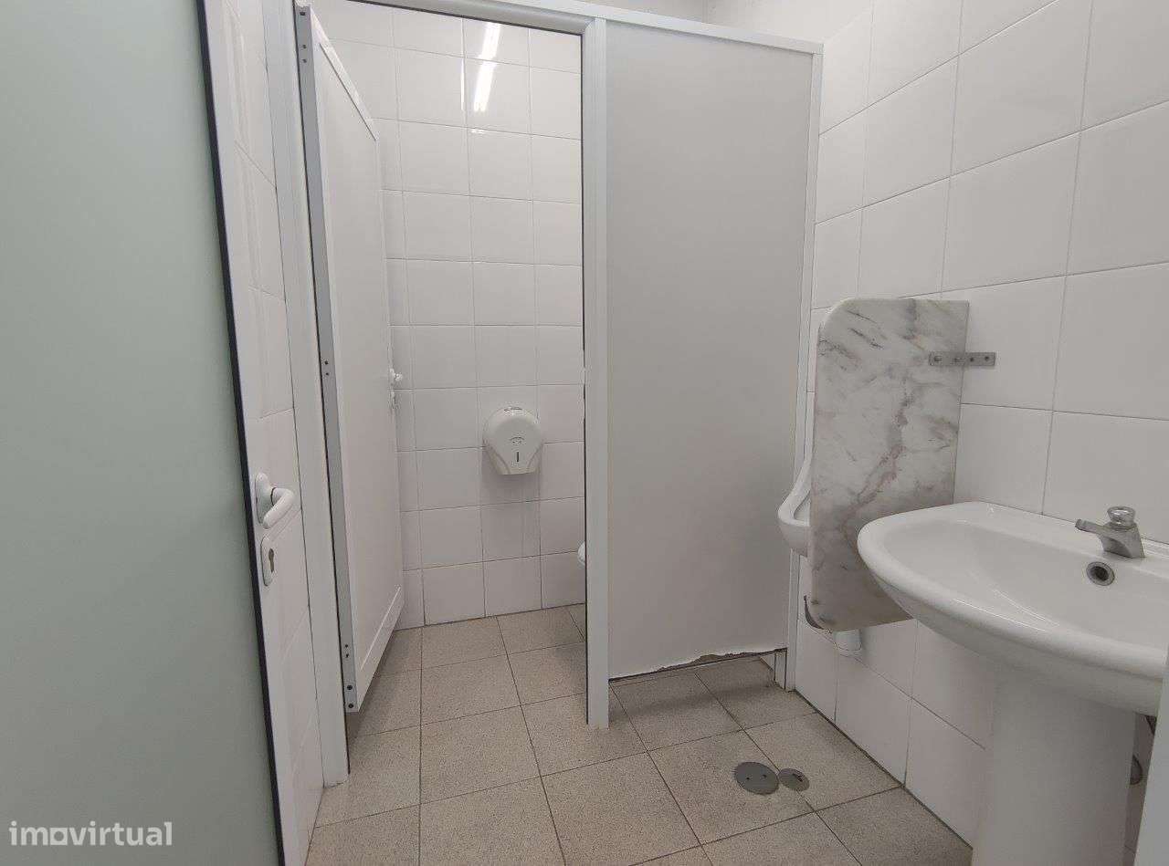 Armazém/fábrica com licenciamento industrial em Castelo de Paiva-19