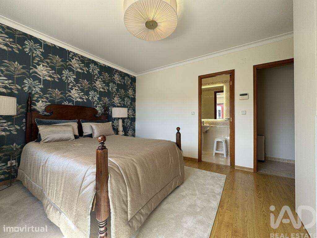 Moradia bi-familiar T5 em Tomar e Santa Maria dos Olivais de 230 m2-21