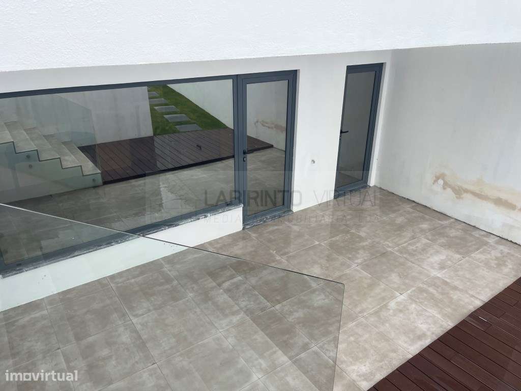 Vende-se Moradias T4 em Condomínio privado, no Fanqueiro - Loures-30