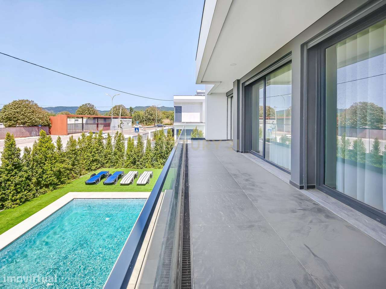 Moradia T4 Isolada | Piscina | Garagem Box | Painéis Solares | 2025 |-38