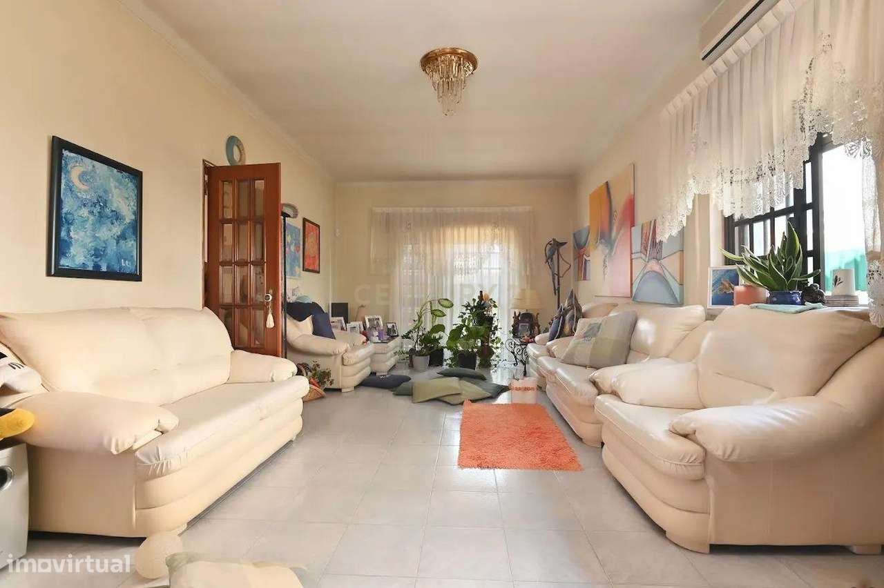 Espaçosa Moradia T3 na Quinta do Conde, Sesimbra-6