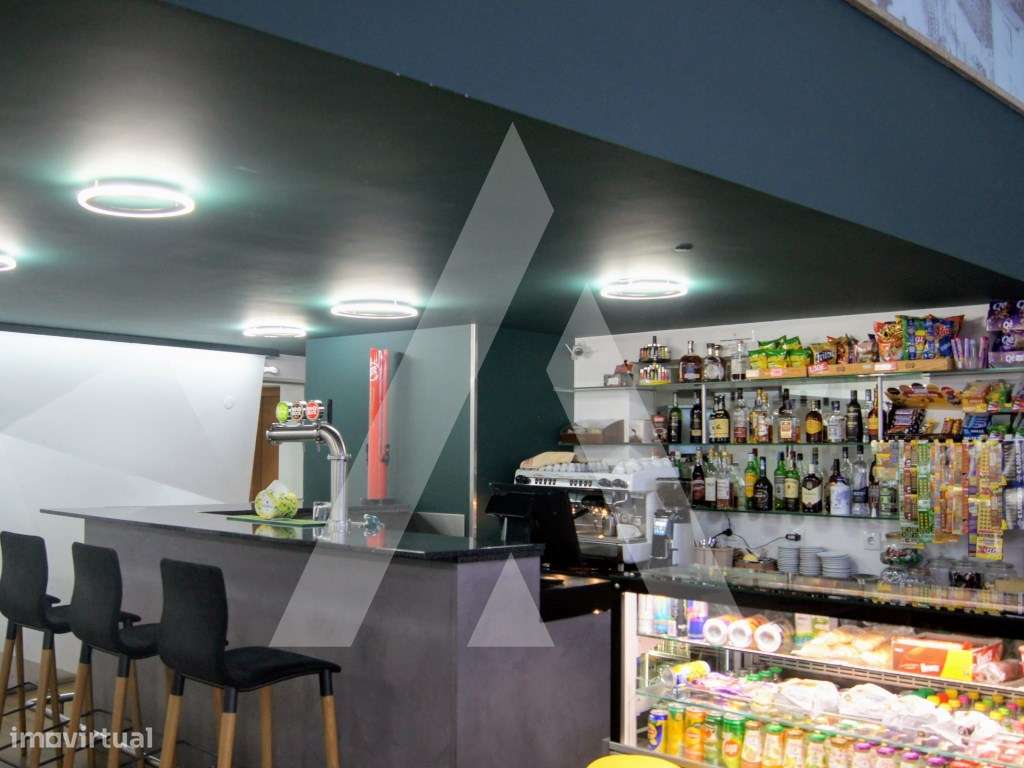 Café para Trespasse no Centro de Albergaria-a-Velha, com jogos da S...-7