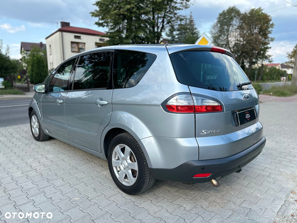 Ford S-Max - 12