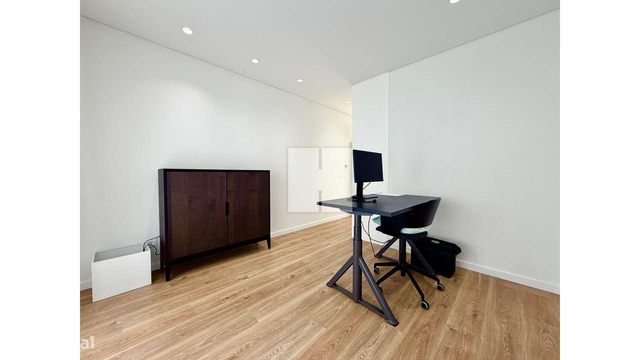 Moradia T4 Nova e Completa-35