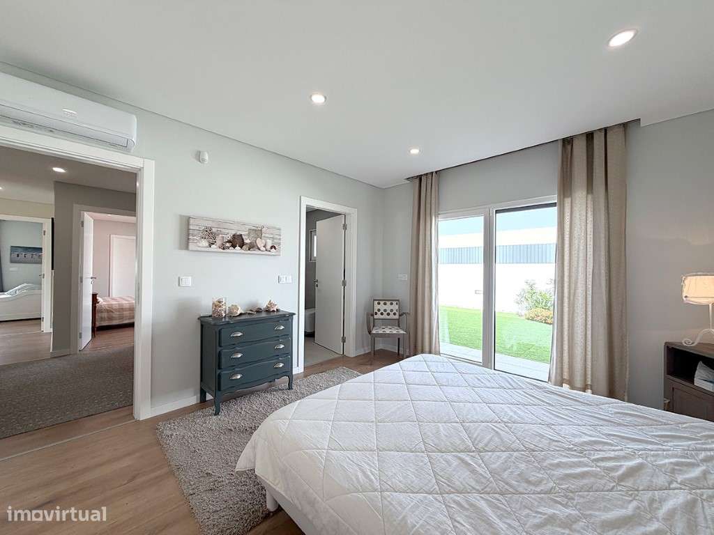 Moradia T4 térrea com 230m2 em condomínio privado, Azeitão-22