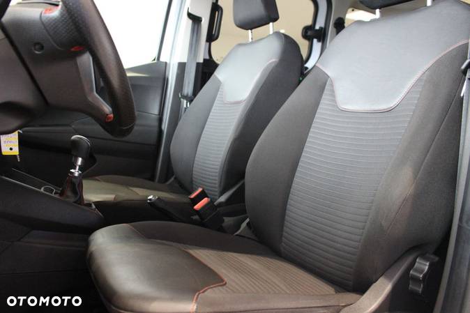 Ford Tourneo Courier - 15