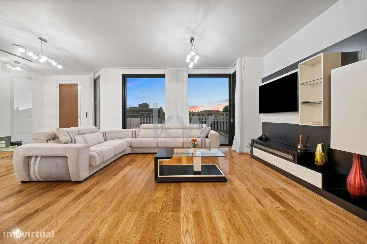 Moradia de Luxo com Piscina na Ajuda - Cidade do Funchal - Grande imagem: 4/34