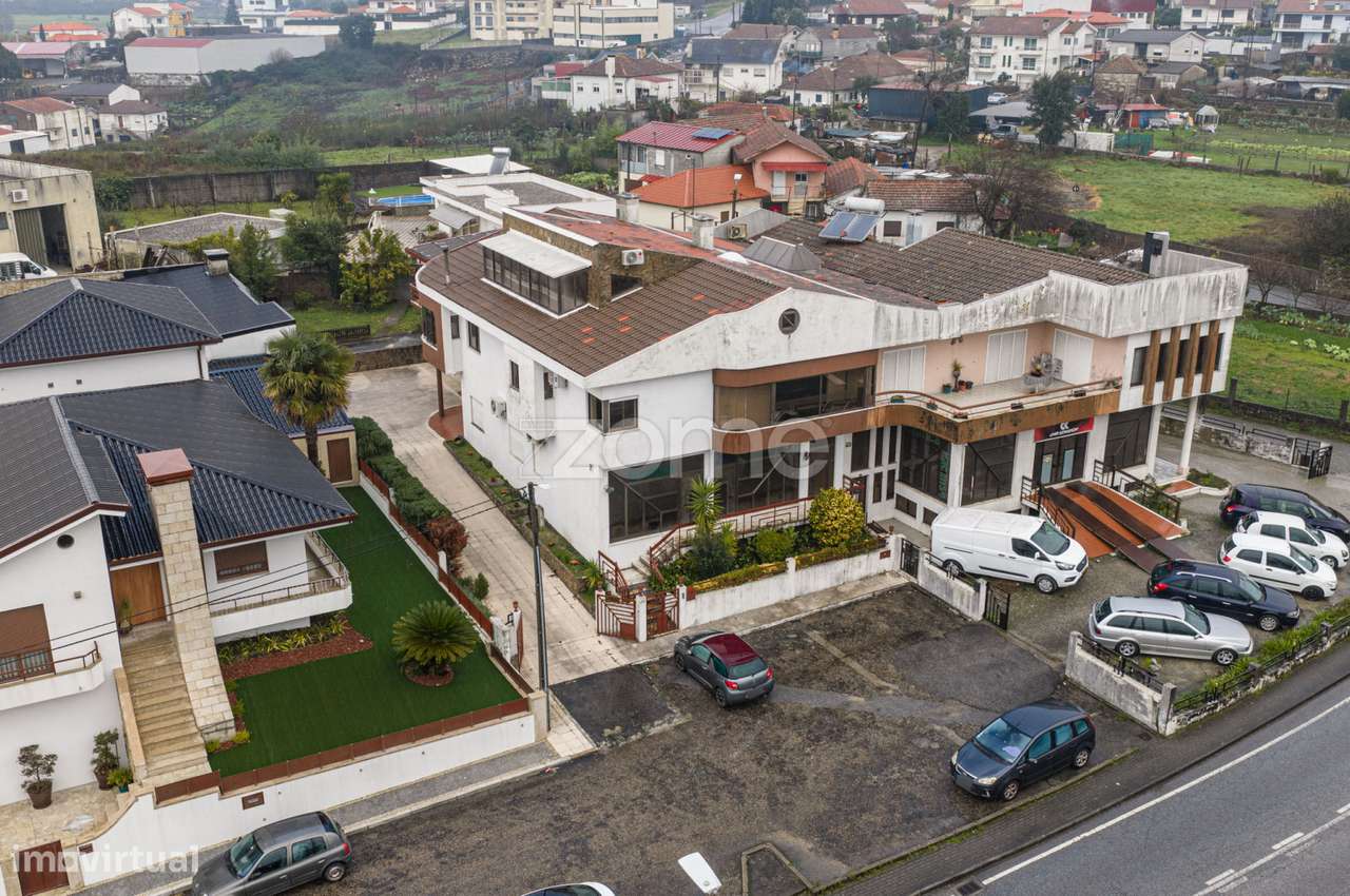 Moradia (T3+T2+T2) em Paços de Ferreira! - Grande imagem: 3/38