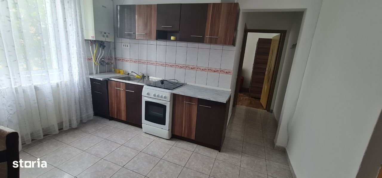 Vând apartament cu doua camere zona central