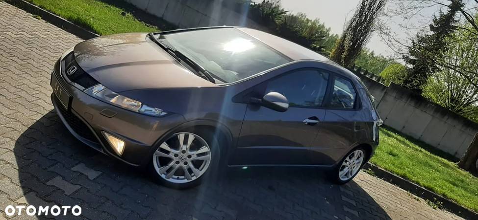 Honda Civic 1.8 Executive - 3