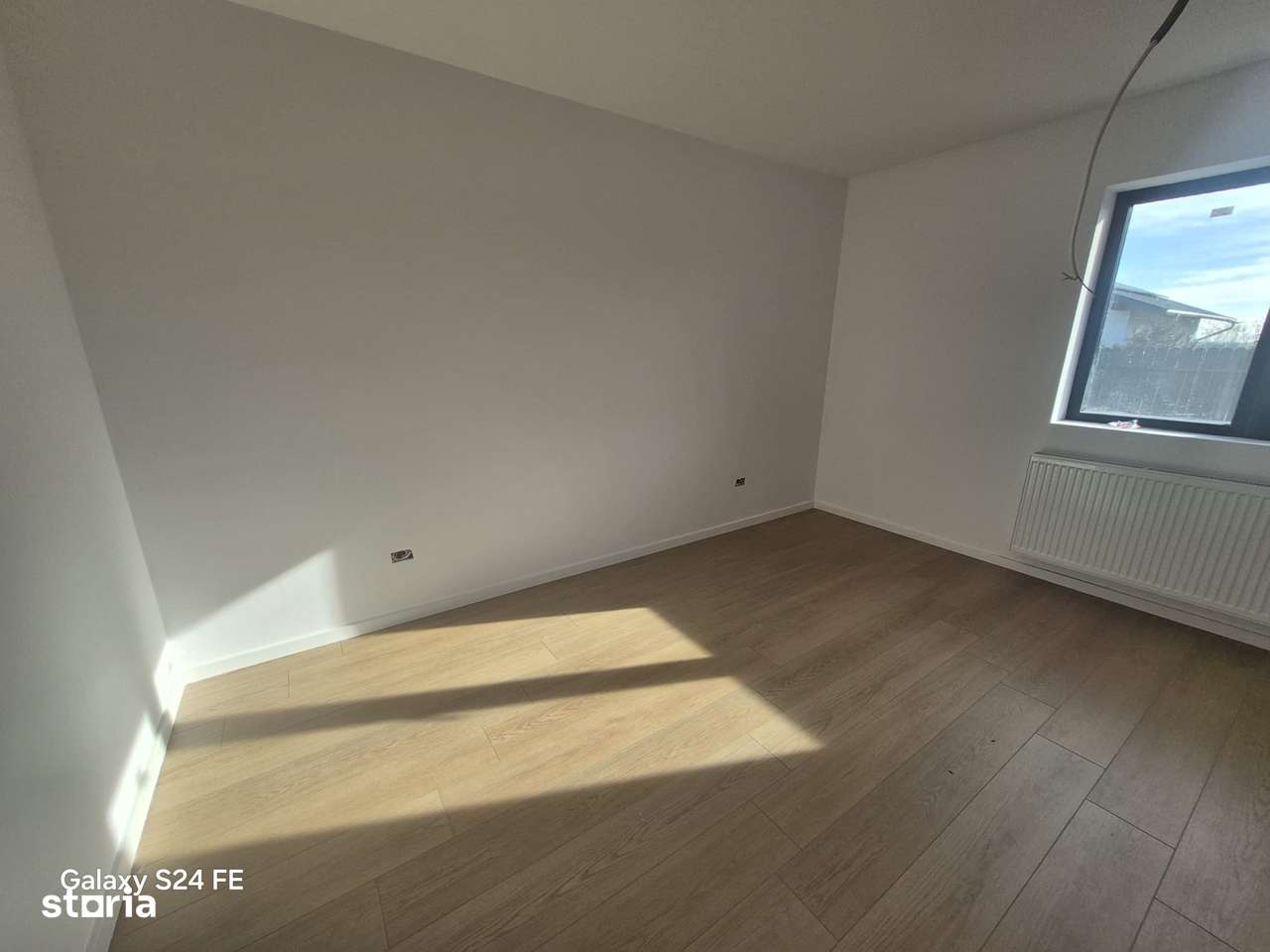 Casă independentă cu 3 camere/living /baie / și teren de 600mp-16