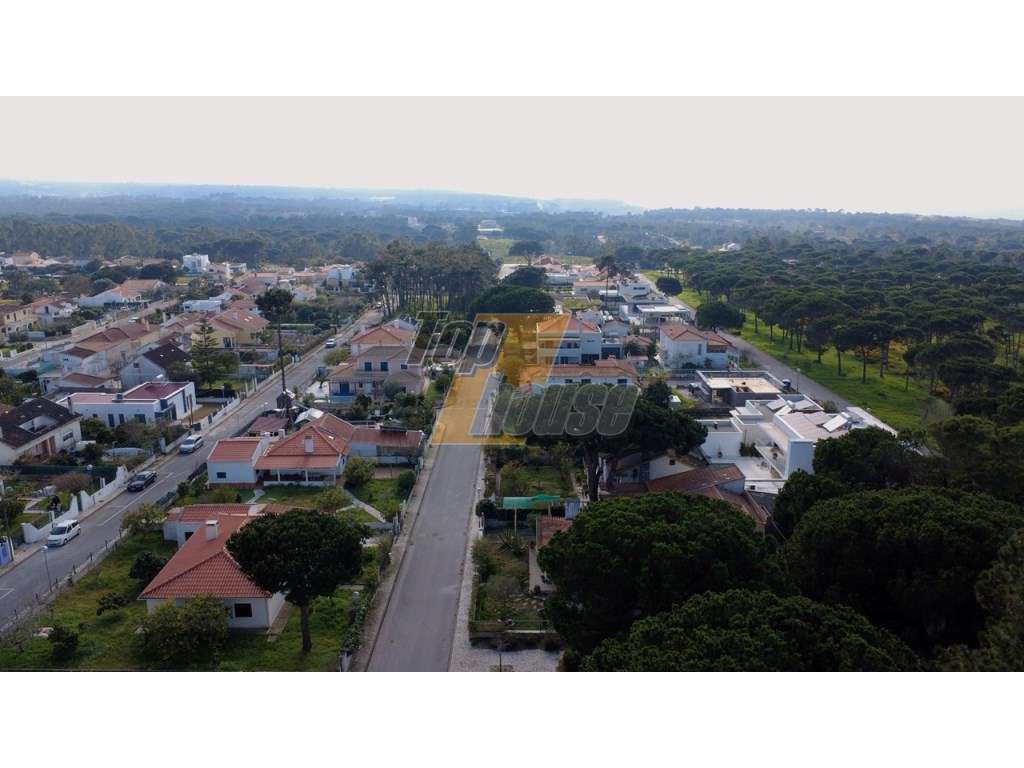 Terreno urbano perto do mar e lago em Sesimbra-15