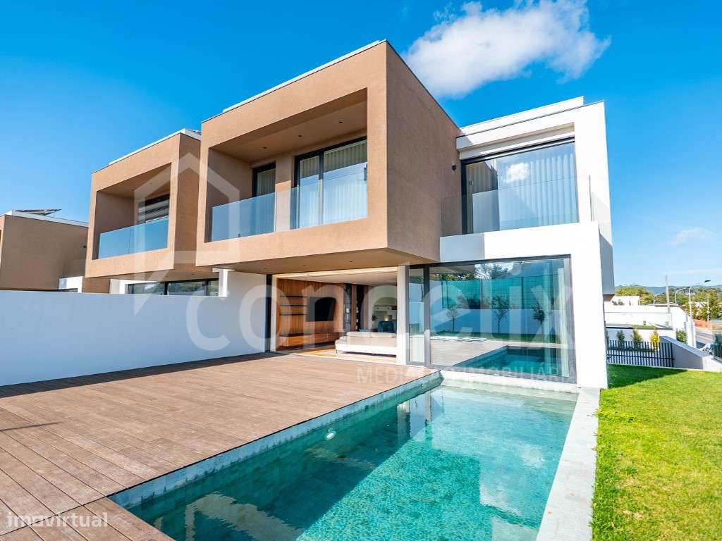 Moradia T5+1 nova com piscina em condomínio fechado de luxo no Estoril - Grande imagem: 2/55