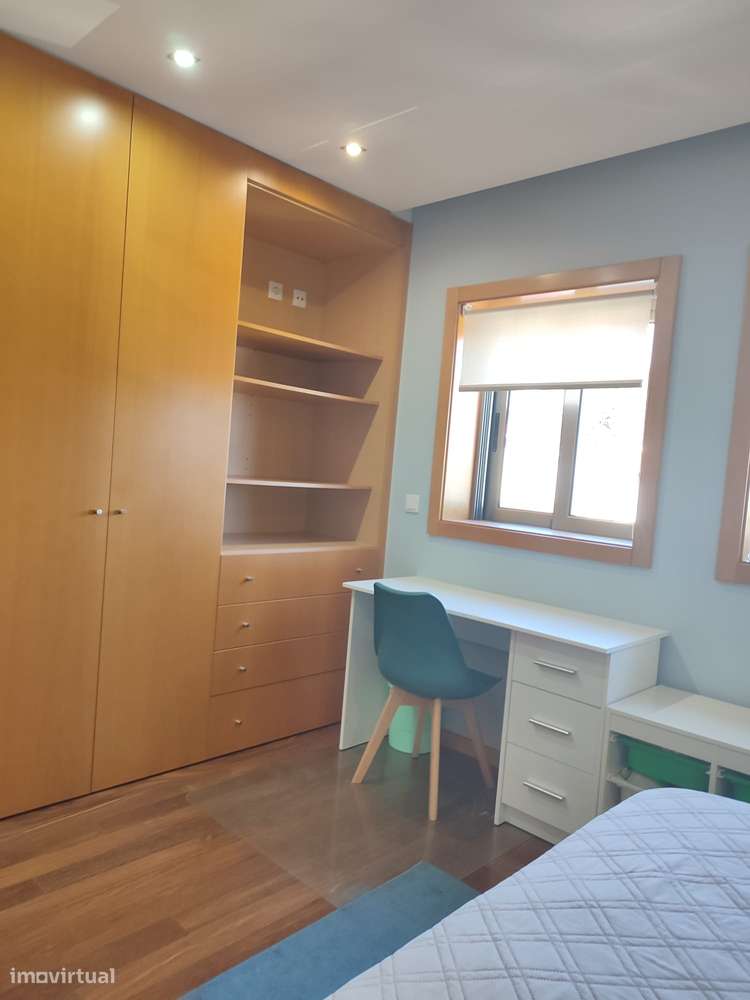 Moradia T4 (2 suites),cond. fechado, piscina, campo de jogos e ginásio-34