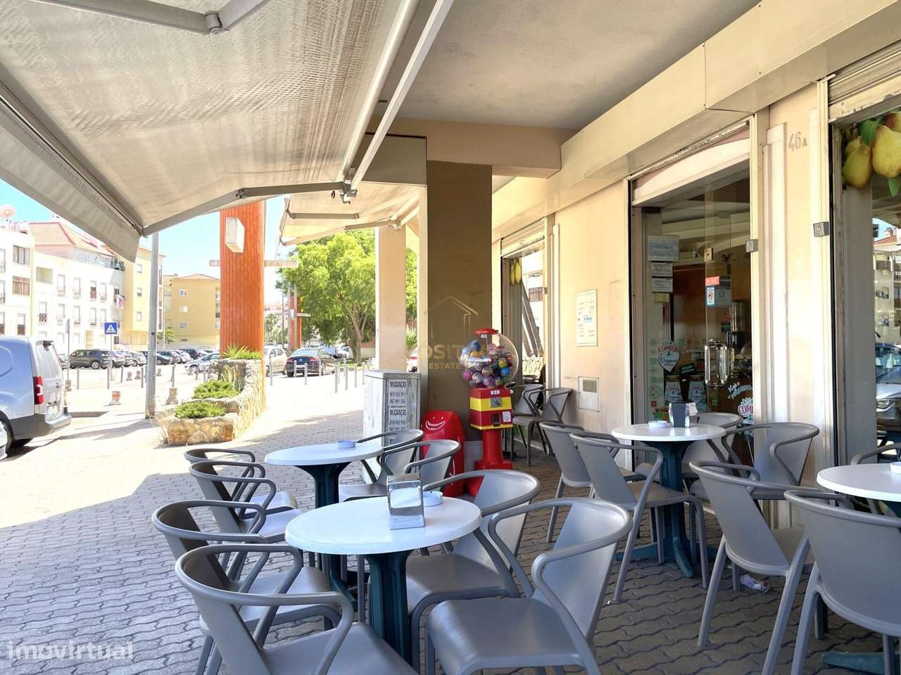 Loja com Café/Pastelaria em Funcionamento junto ao Pingo Doce — Quinta-32