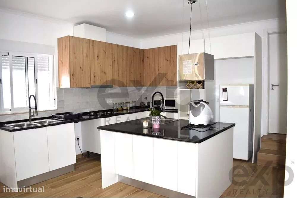 Moradia isolada T2 + Terreno 1200 m2 - Caliços, Conceição de Faro - Grande imagem: 1/33