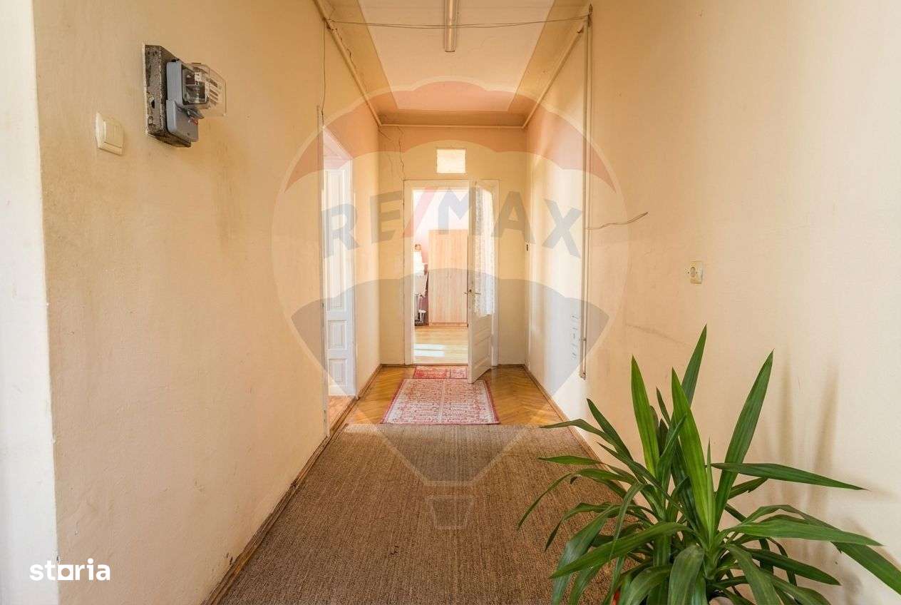 Casă cu 3 camere - str. Primaverii-3