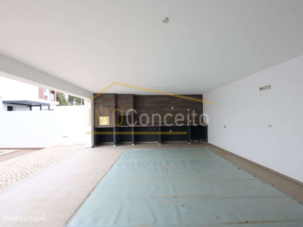 Moradia T5 | Isolada - Piscina e Garagem Fechada | Entroncamento - Grande imagem: 5/42