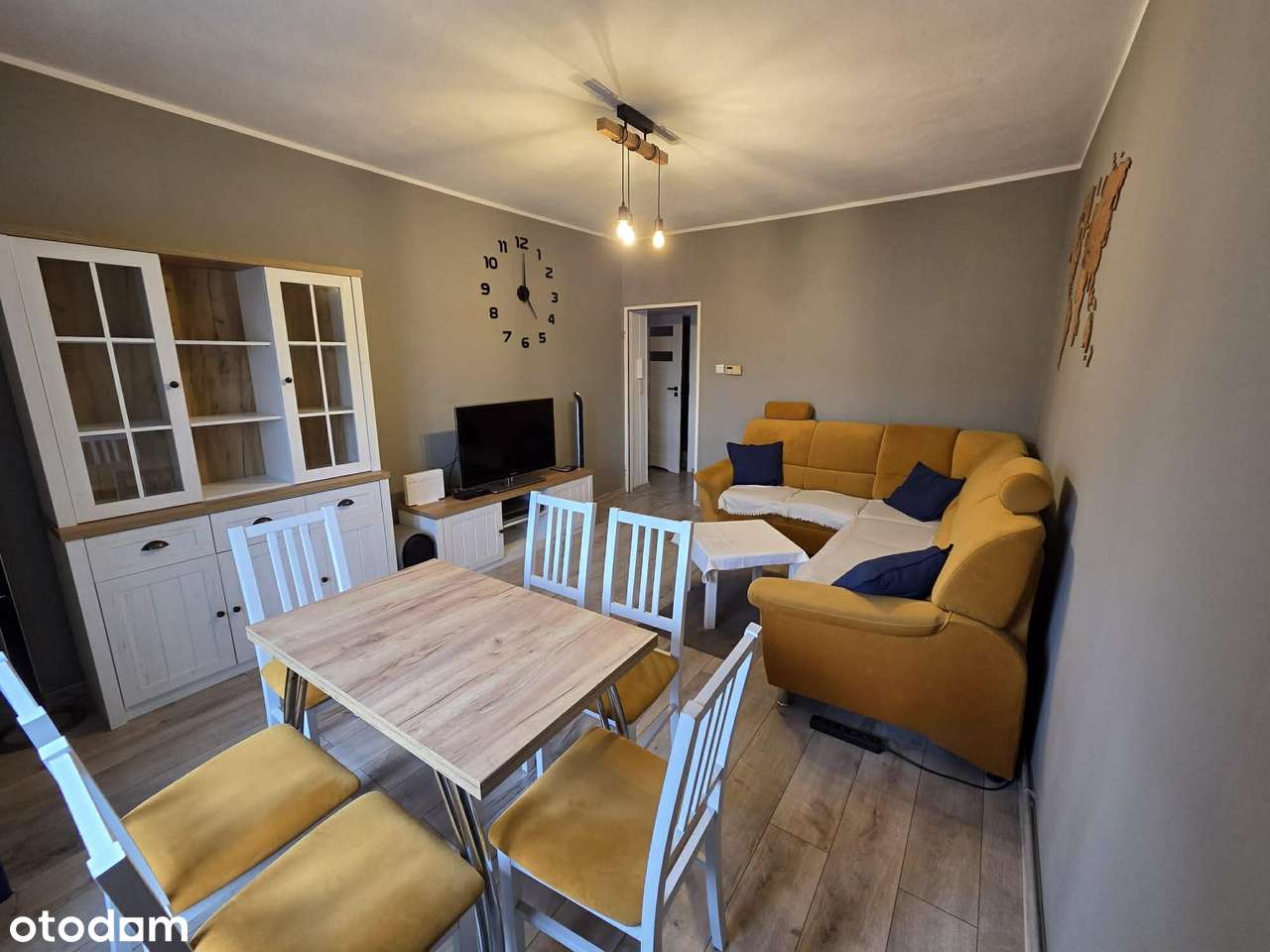 Sprzedam przytulne 2 pokojowe mieszkanie w dobrej lokalizacji !