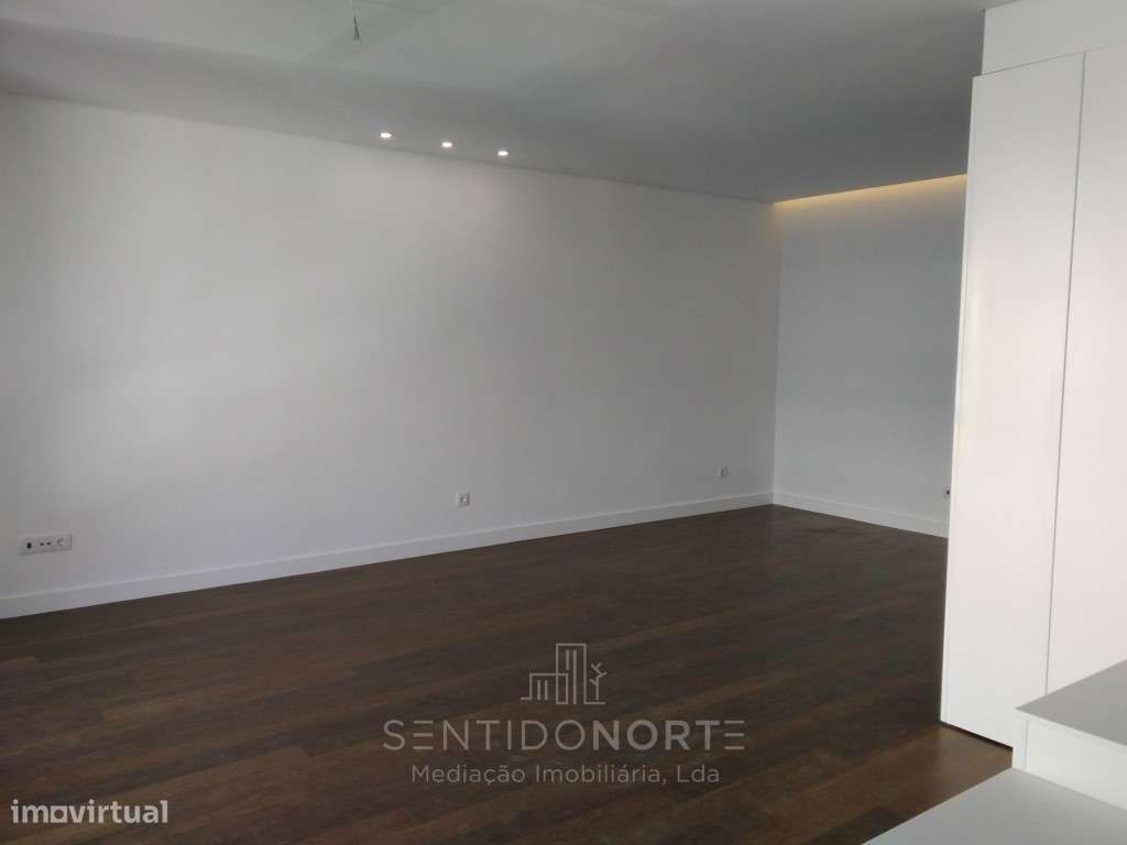 Apartamento T4 junto à Rotunda da Boavista-1
