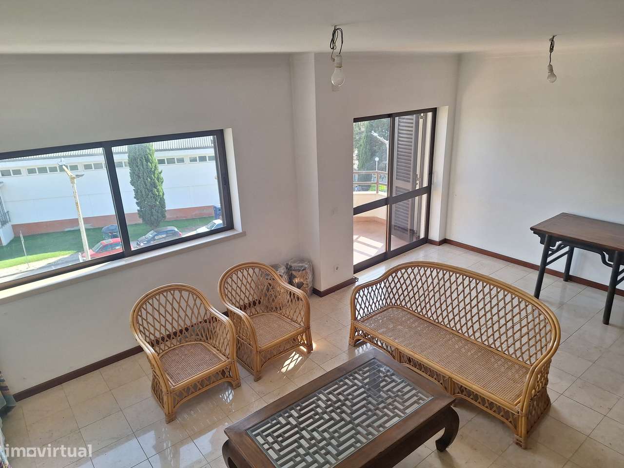 T4 com Estúdio em Bonito Prédio-5