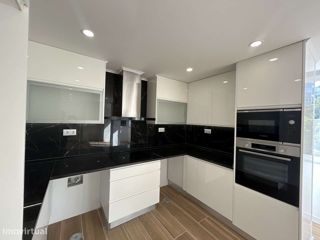 Apartamento T1, totalmente remodelado, em Forte da Casa! - Grande imagem: 4/26