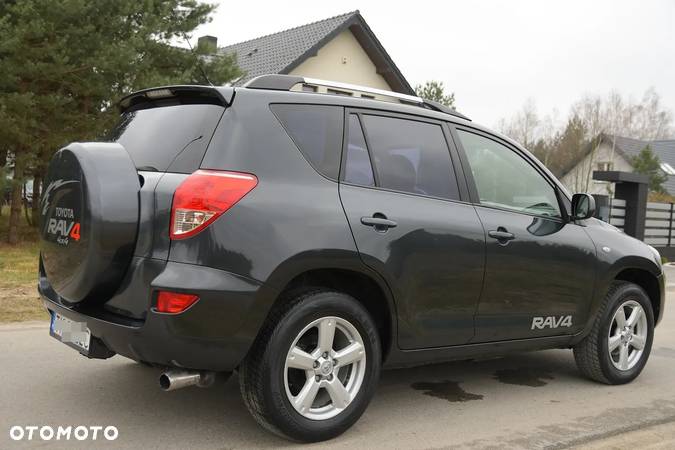 Toyota RAV4 2.2 D-4D Premium - 8