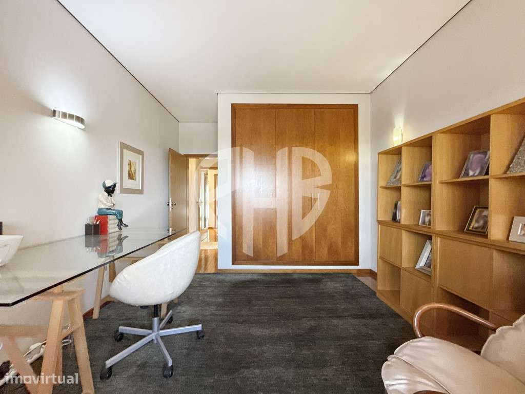 Apartamento T3+1 Duplex C/Terraço 250m2 // Condominio-33