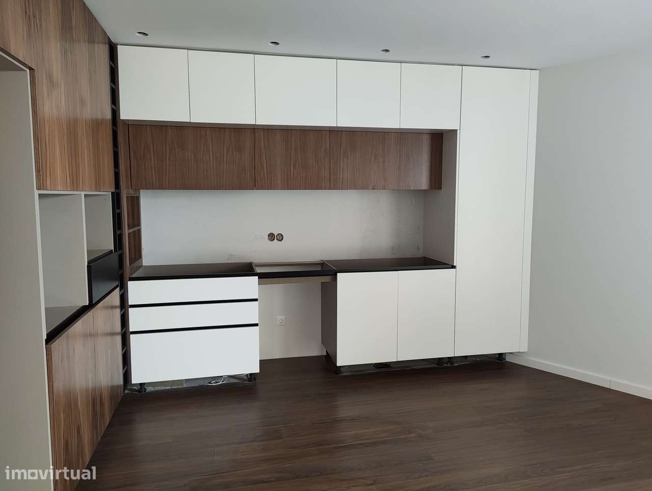 Moradia T4 nova com piscina em Canidelo-8