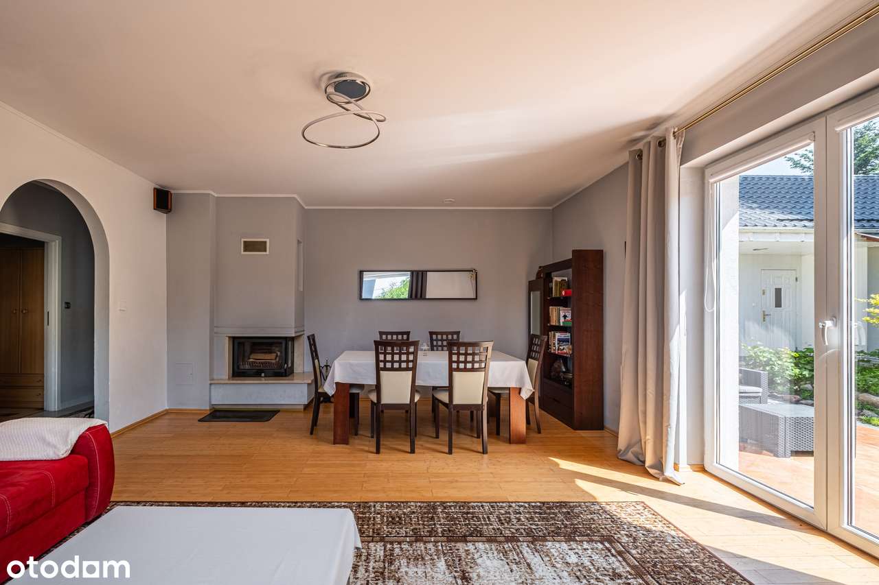 Komfortowy dom z ogrodem i niezależnym garażem-7