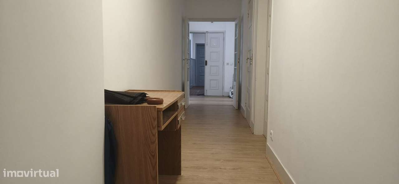 Excelente T7 para venda na Cruz de Celas-7