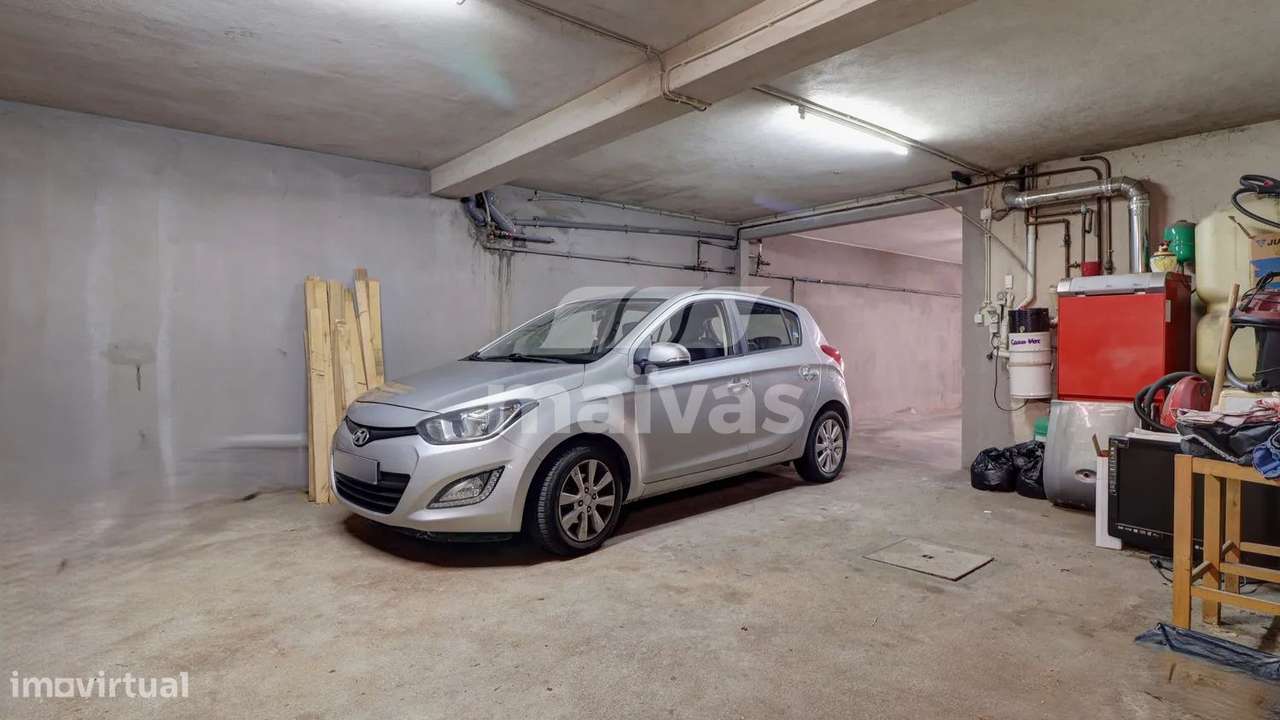 ANDAR MORADIA T3 COM TERRAÇO E GARAGEM PARA TRÊS CARROS-25