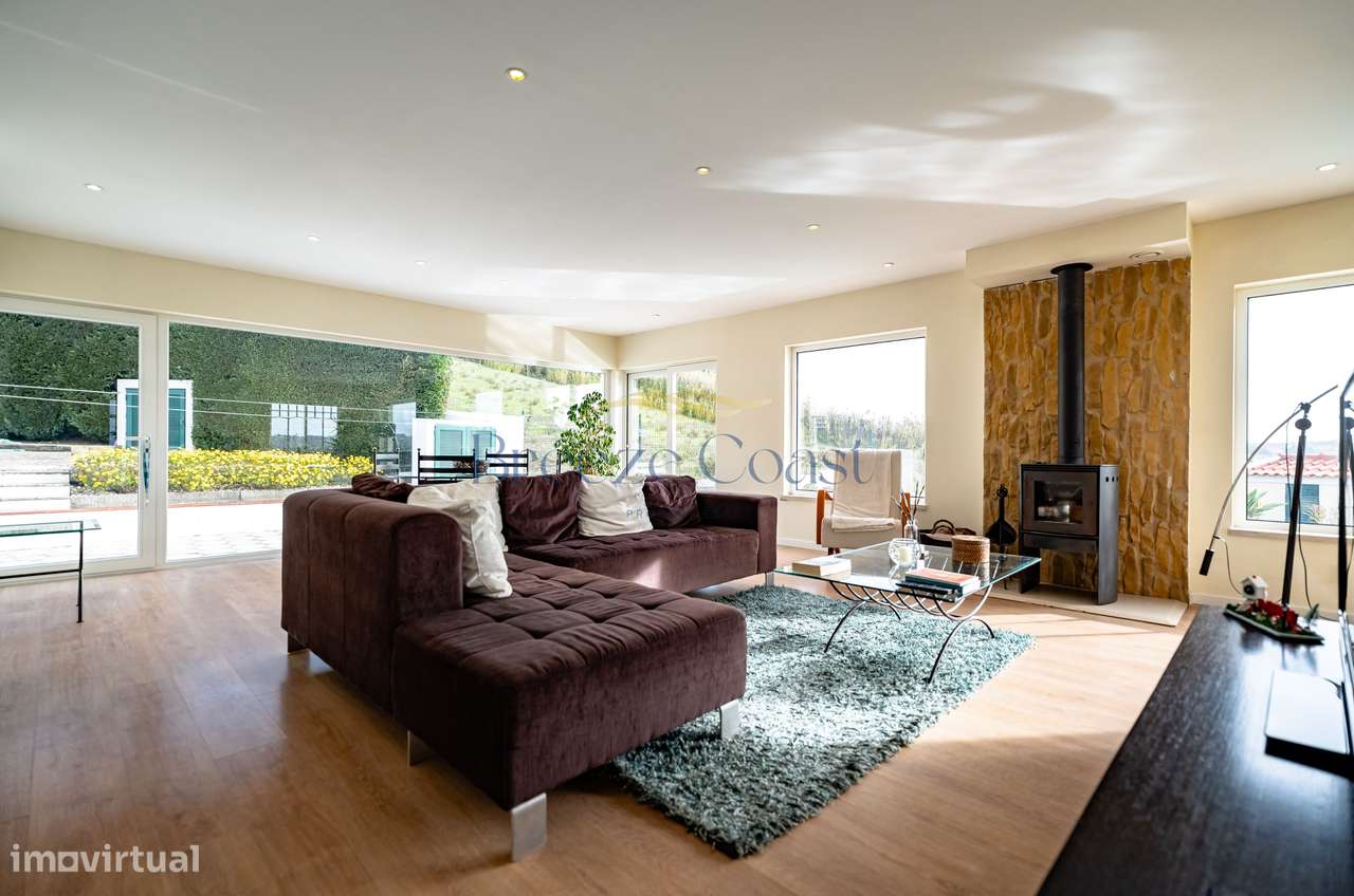 Moradia T2 com Piscina Privada e a 30m de Lisboa-12