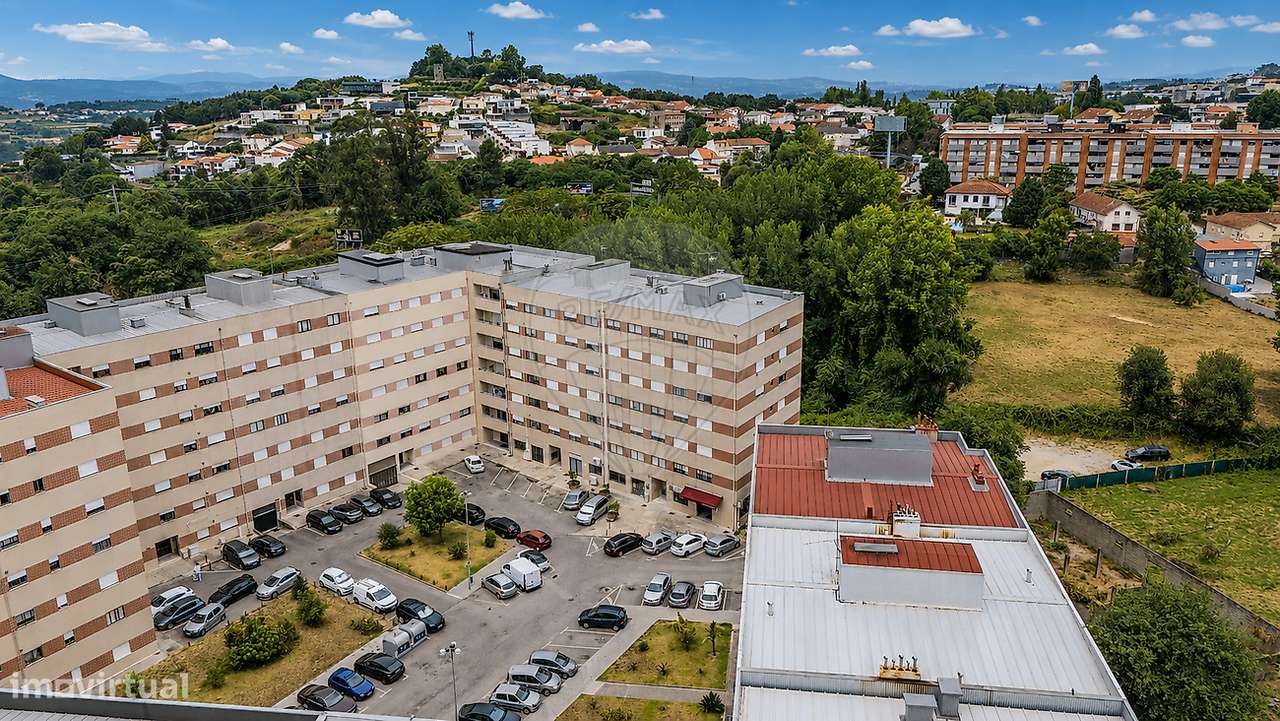 Apartamento T3 Parcialmente Renovado, situado em Ferreiros, Braga-30