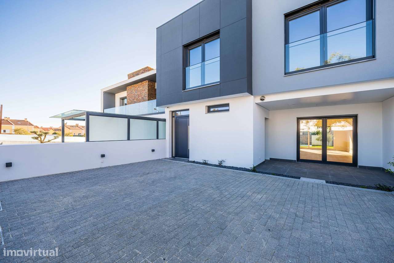 Elegante moradia T4 de arquitetura contemporânea em Albarraque-55