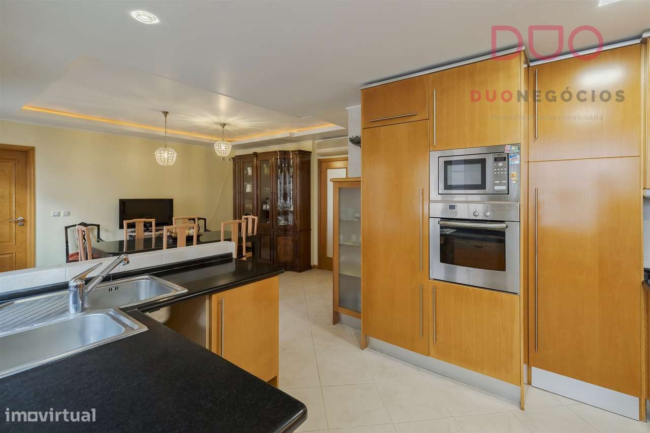 Moradia T4+1 à venda no Montijo-11