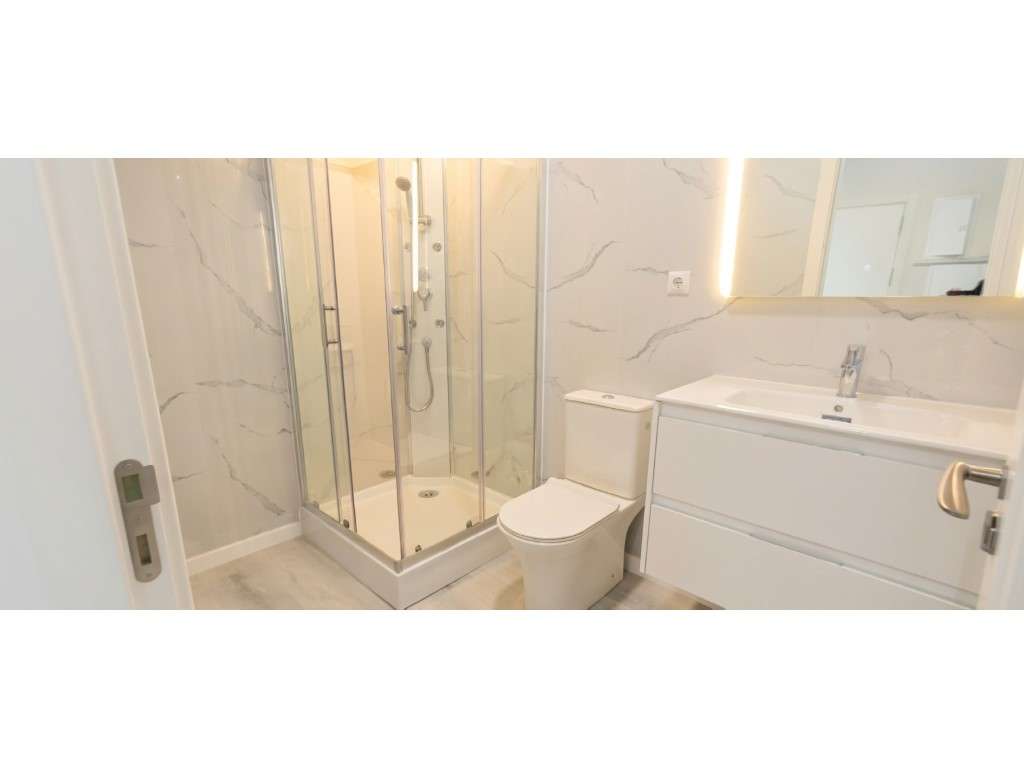 Apartamento T2 Totalmente Remodelado - Oeiras - Figueirinha-14