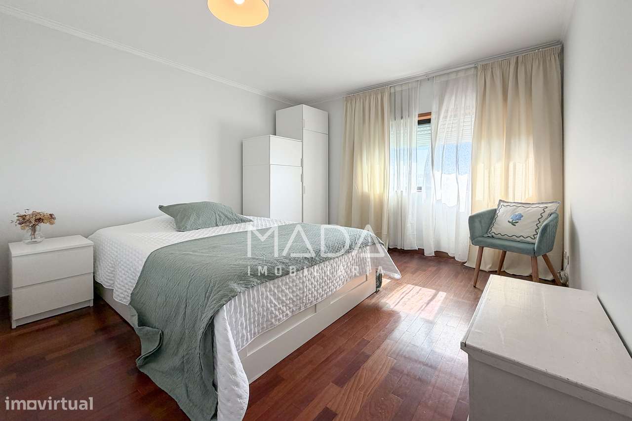 SEMI-RENOVADO Apart. T3 c/garagem na zona da Taberna Belga em Braga-11