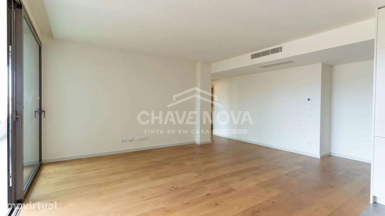 T2 c/ Garagem e Piscina em Oliveira do Douro-28